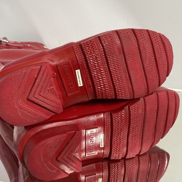 Hunter women's original tall gloss bright red knee high waterproof rain boots - Picture 6 of 13